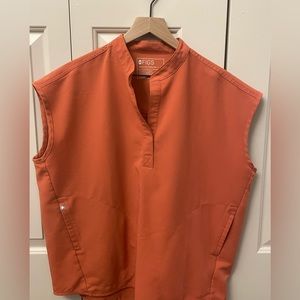 FIGS Rafaela oversized scrub top - Medium